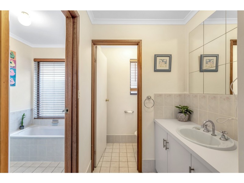 80 Investigator Drive, Woodcroft SA 5162