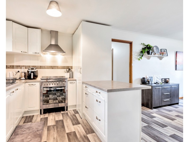 37 Seeger Drive, Morphett Vale SA 5162