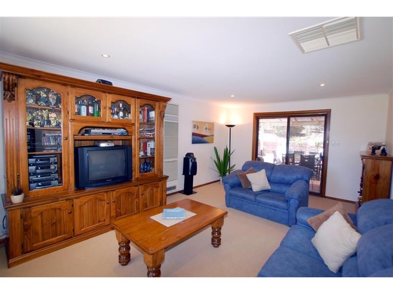 7 Shiraz Ct, Aberfoyle Park SA 5159