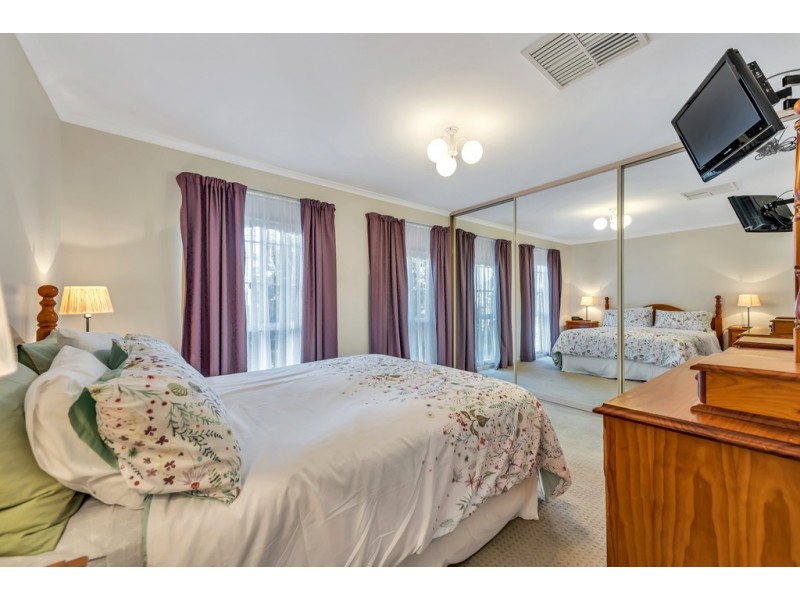 8 Baudin Street, Woodcroft SA 5162