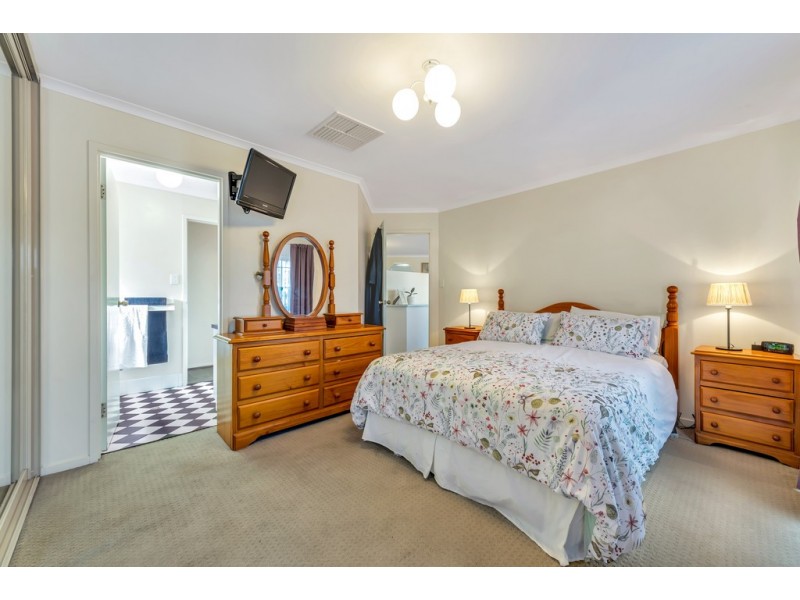 8 Baudin Street, Woodcroft SA 5162