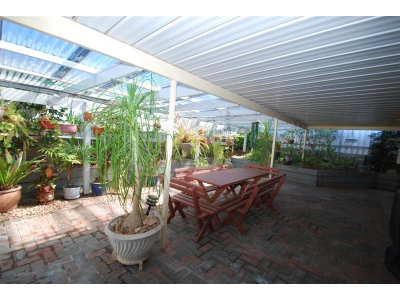 10 Sun Cres, Happy Valley SA 5159