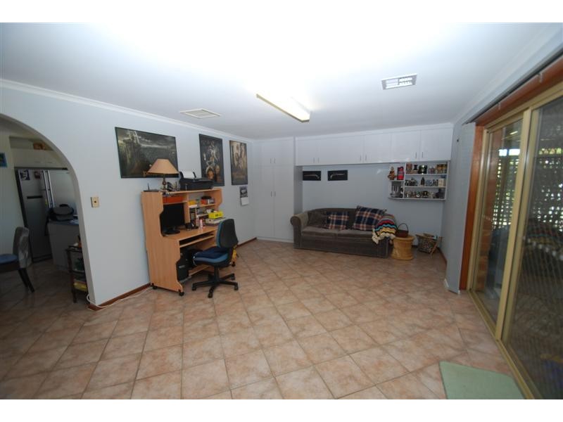 10 Sun Cres, Happy Valley SA 5159