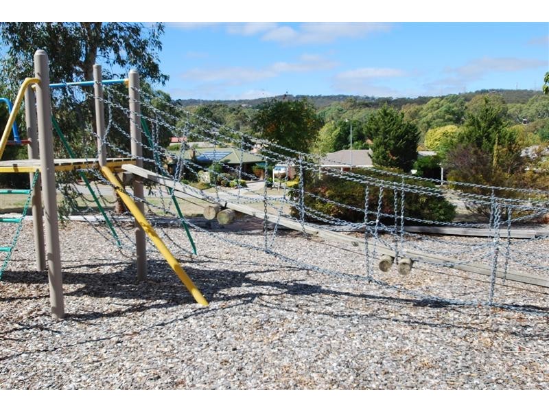 10 Sun Cres, Happy Valley SA 5159