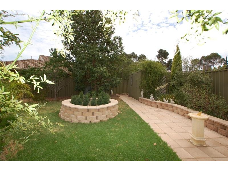 10 Marena Ct, Woodcroft SA 5162