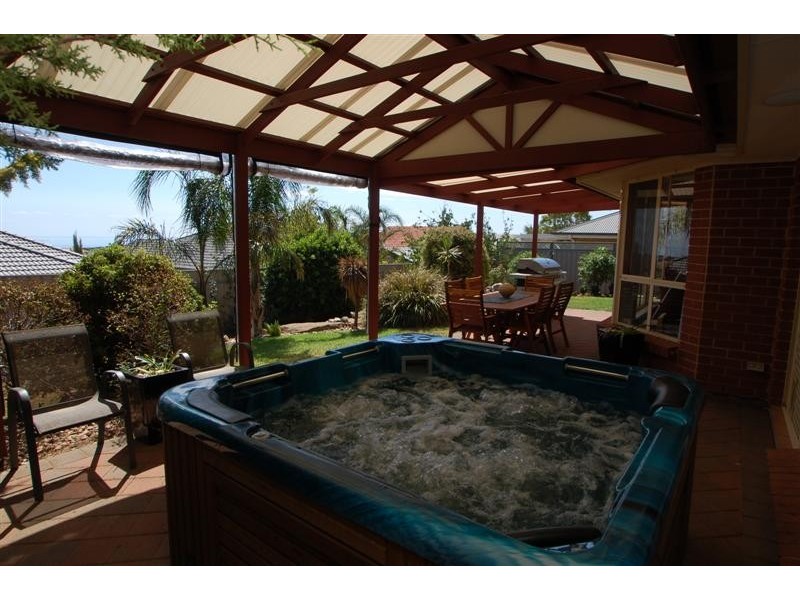 52 Grand Blvd, Seaford Rise SA 5169