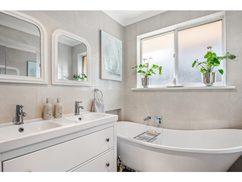 5 Opie Street, Aberfoyle Park SA 5159