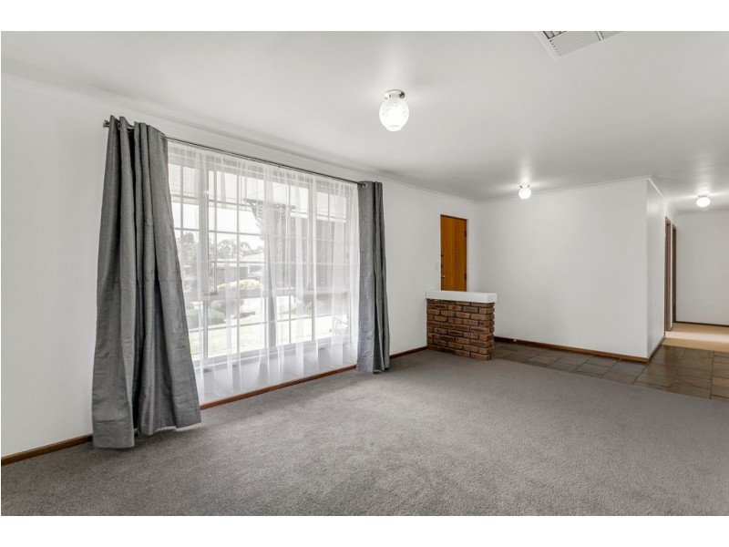 6 Fredrick Drive, Woodcroft SA 5162