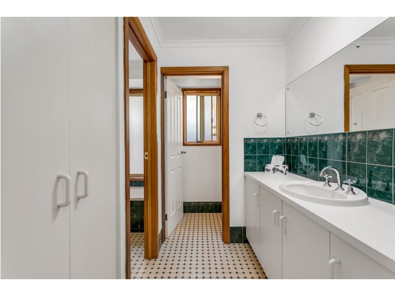 6 Fredrick Drive, Woodcroft SA 5162