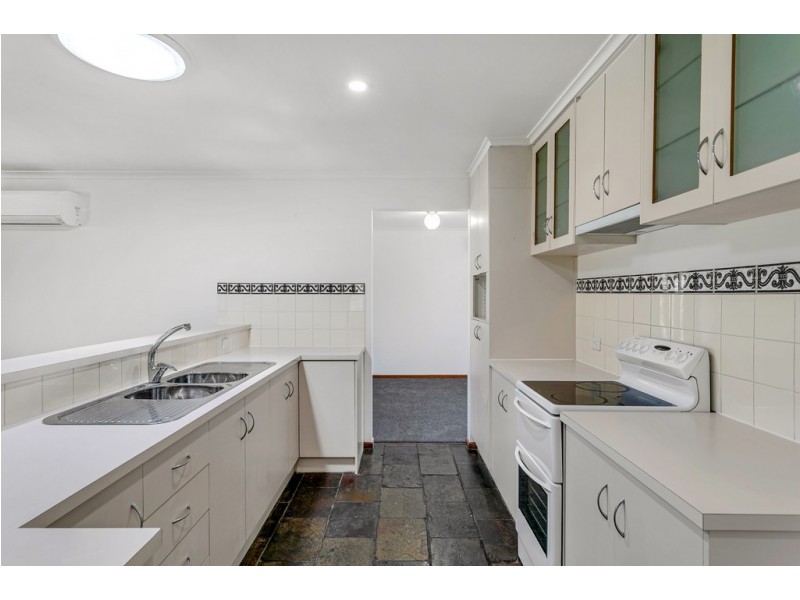 6 Fredrick Drive, Woodcroft SA 5162