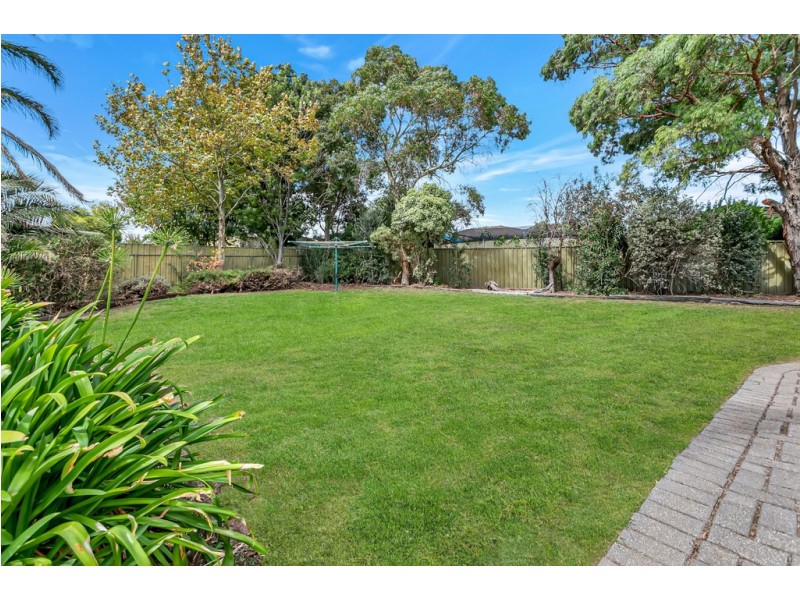6 Fredrick Drive, Woodcroft SA 5162
