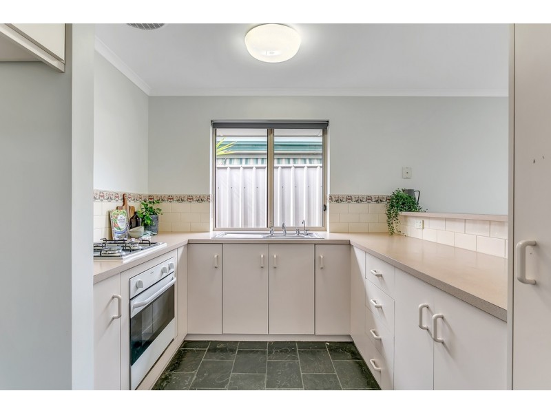 15 Windlass Square, Seaford Rise SA 5169