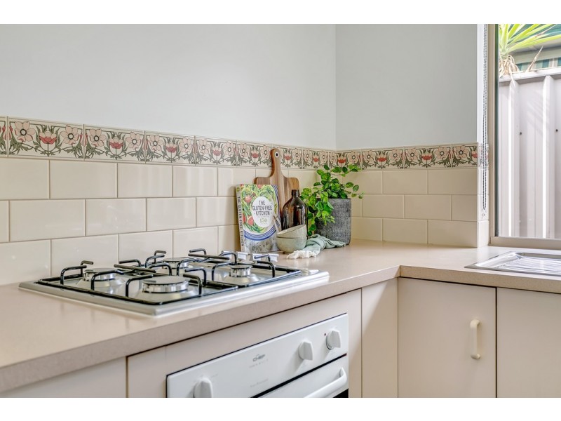 15 Windlass Square, Seaford Rise SA 5169