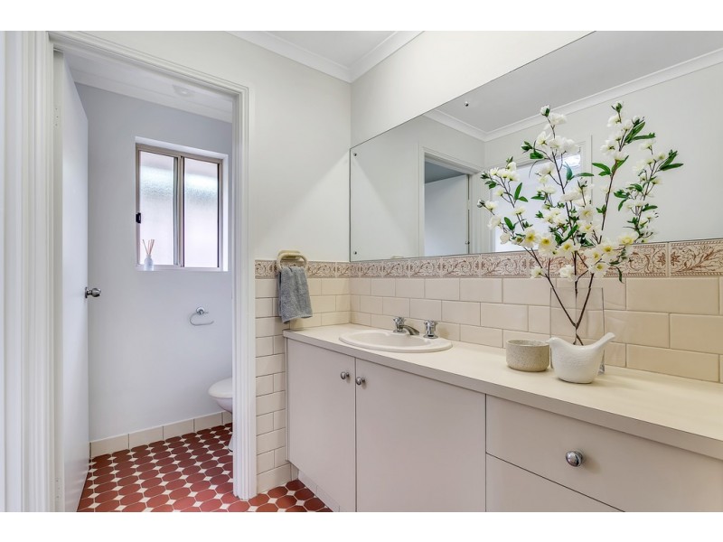 15 Windlass Square, Seaford Rise SA 5169