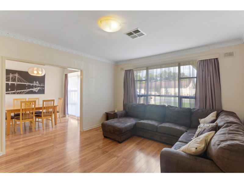 11 Claire Avenue, Morphett Vale SA 5162