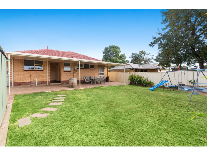 11 Claire Avenue, Morphett Vale SA 5162