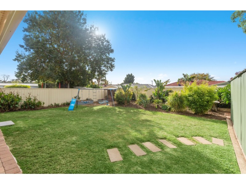 11 Claire Avenue, Morphett Vale SA 5162