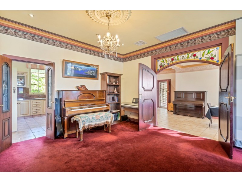 6 La Salle Court, Happy Valley SA 5159