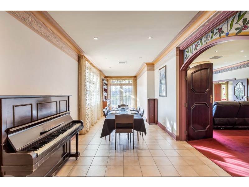 6 La Salle Court, Happy Valley SA 5159