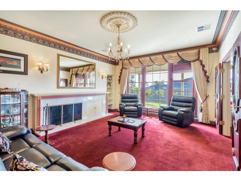 6 La Salle Court, Happy Valley SA 5159