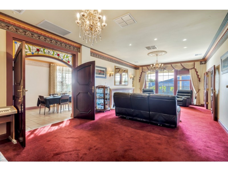 6 La Salle Court, Happy Valley SA 5159