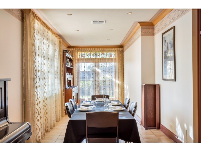 6 La Salle Court, Happy Valley SA 5159