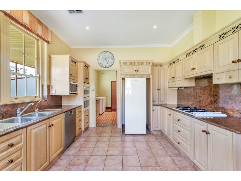 6 La Salle Court, Happy Valley SA 5159