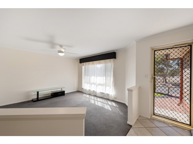 26 Hartog Street, Woodcroft SA 5162