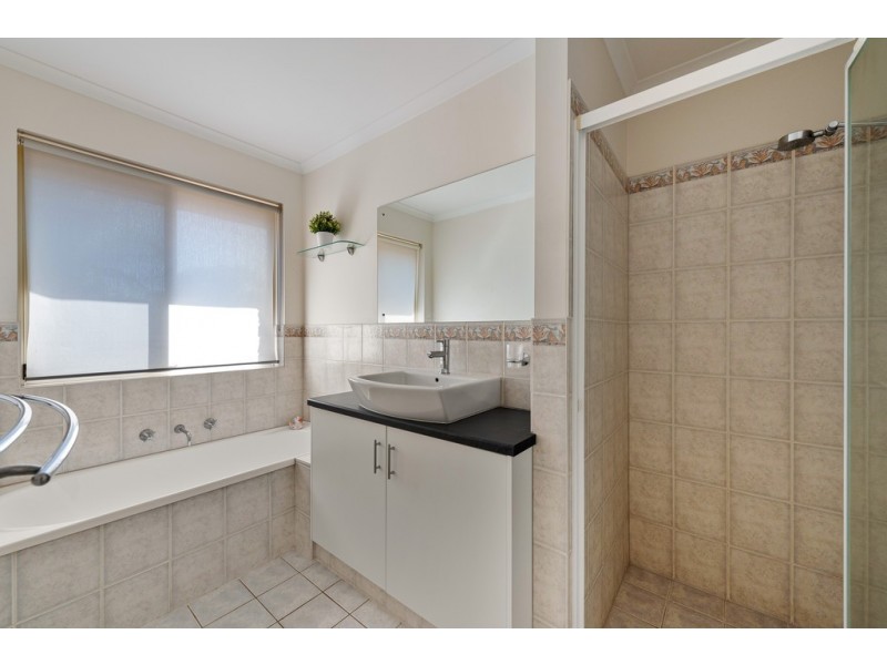 26 Hartog Street, Woodcroft SA 5162