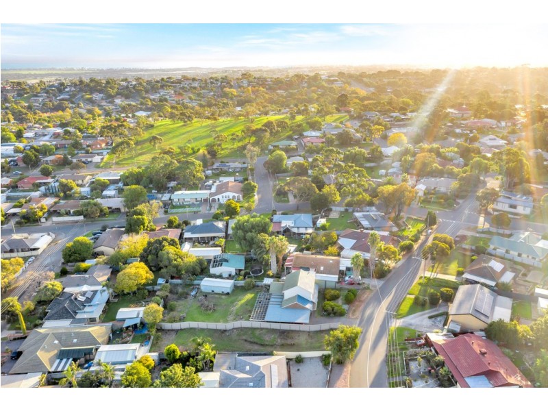 18 Lancing Court, Huntfield Heights SA 5163