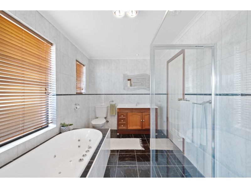 11 Tamarind Walk, Aberfoyle Park SA 5159