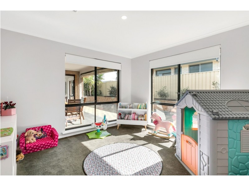 12 Scrub Avenue, Aldinga Beach SA 5173