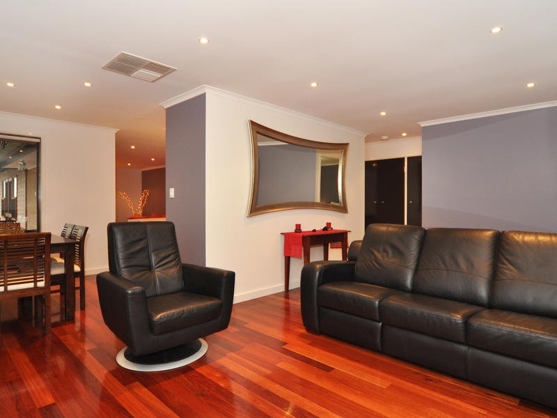 6 Lyons Circuit, Trott Park SA 5158