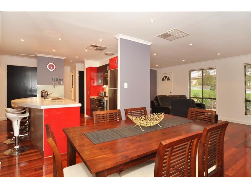 6 Lyons Circuit, Trott Park SA 5158