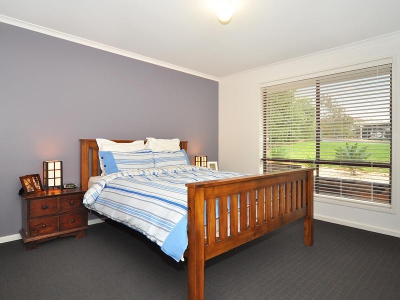 6 Lyons Circuit, Trott Park SA 5158