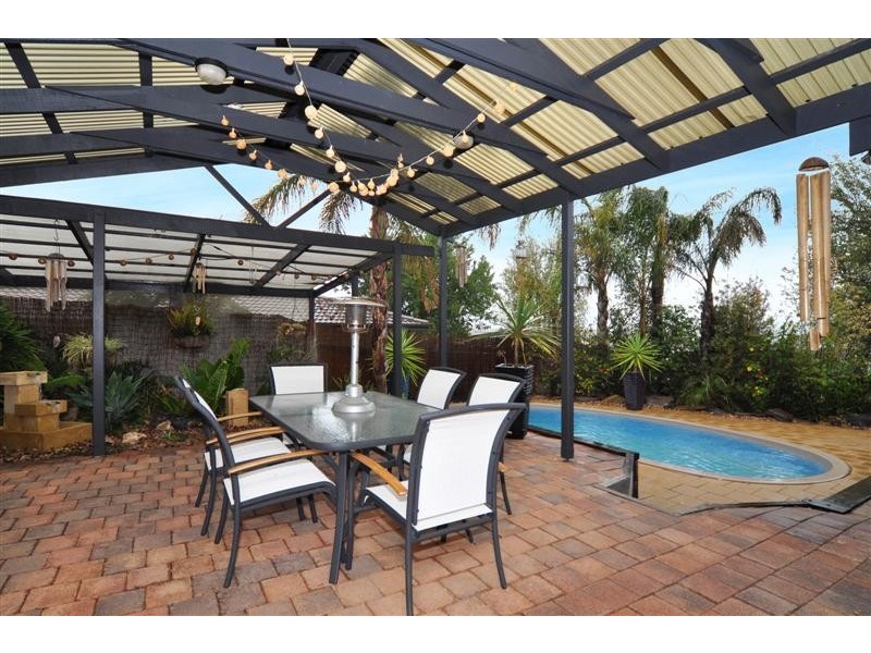 6 Lyons Circuit, Trott Park SA 5158