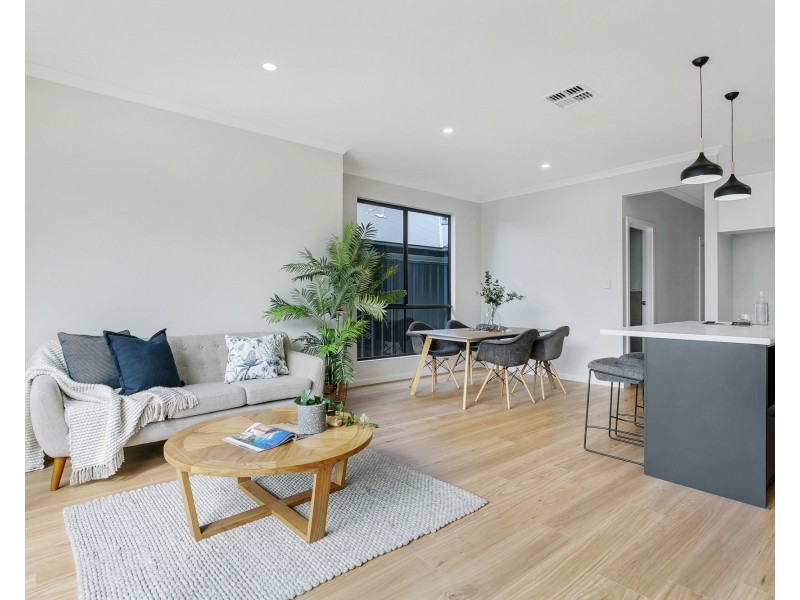 7 Agnes Street, Christie Downs SA 5164