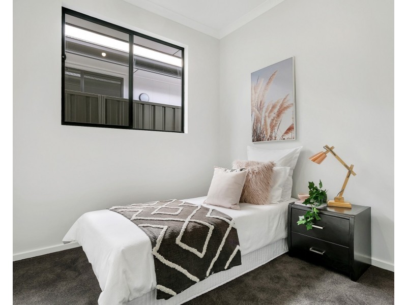 7 Agnes Street, Christie Downs SA 5164