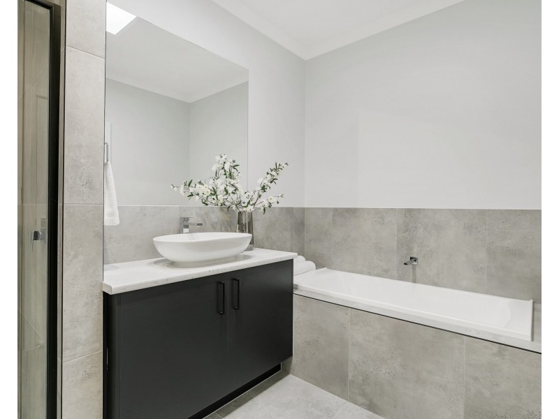 7 Agnes Street, Christie Downs SA 5164