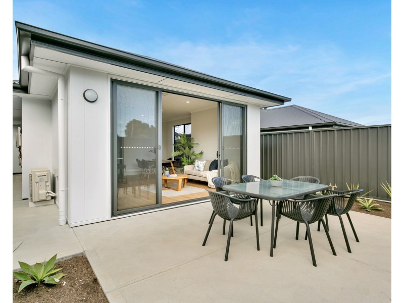 7 Agnes Street, Christie Downs SA 5164