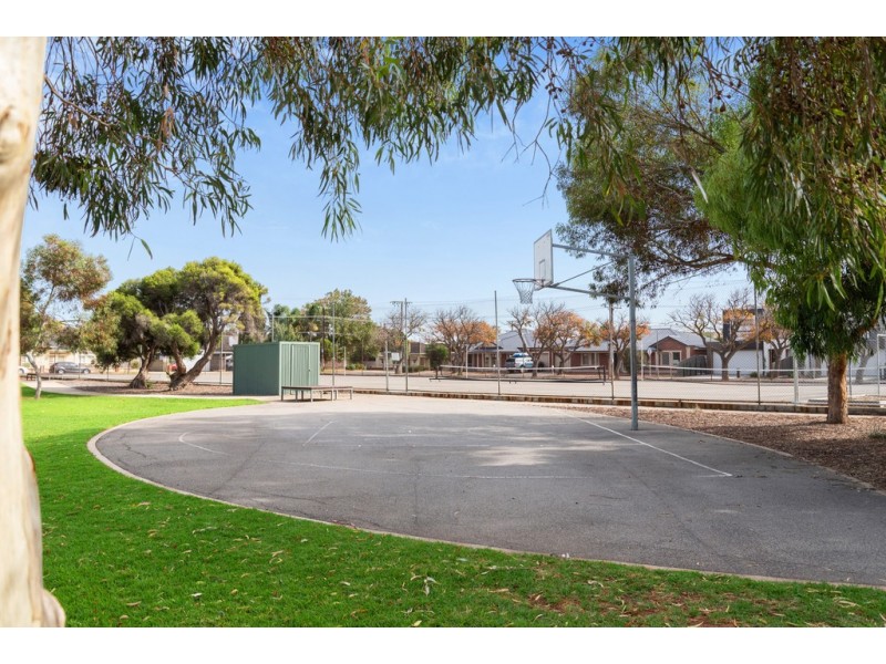 135 Oaklands Road, Warradale SA 5046