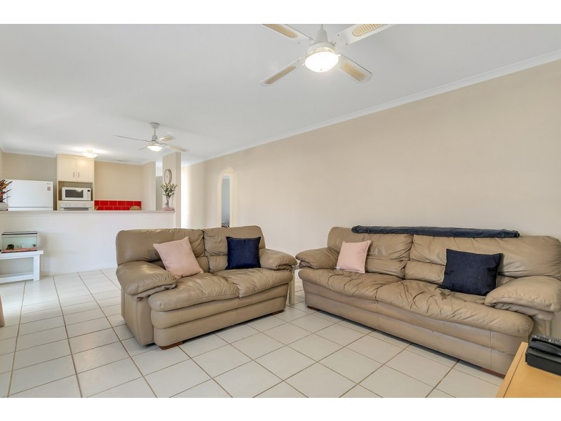 10 Topaz Close, Woodcroft SA 5162