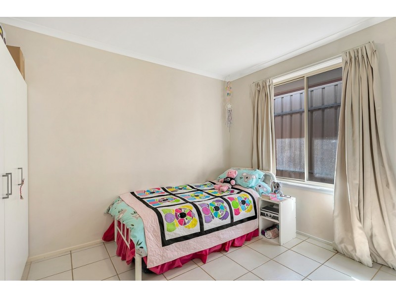 10 Topaz Close, Woodcroft SA 5162