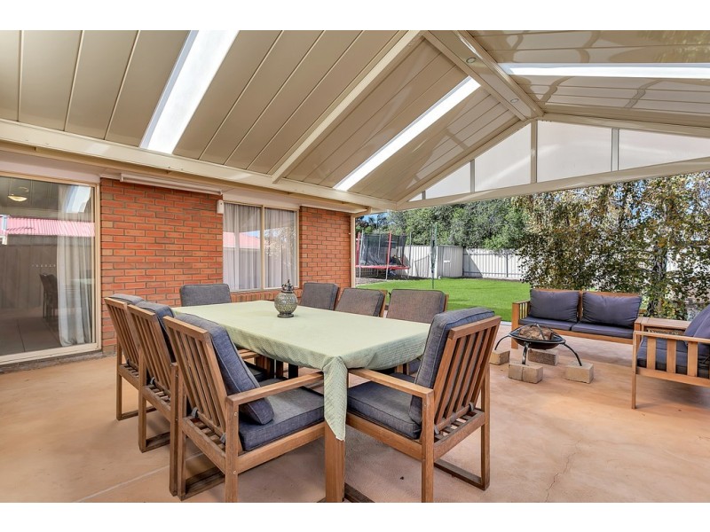 10 Topaz Close, Woodcroft SA 5162