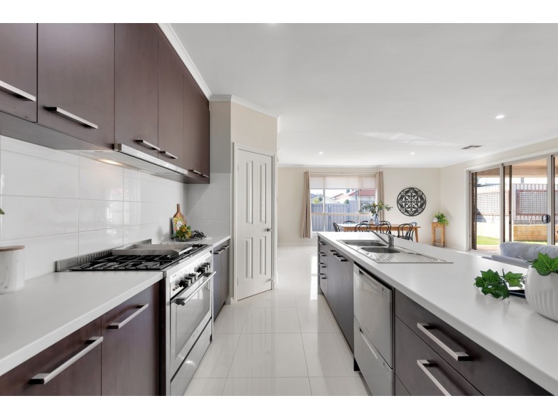 18 Anglesea Lane, Seaford Rise SA 5169