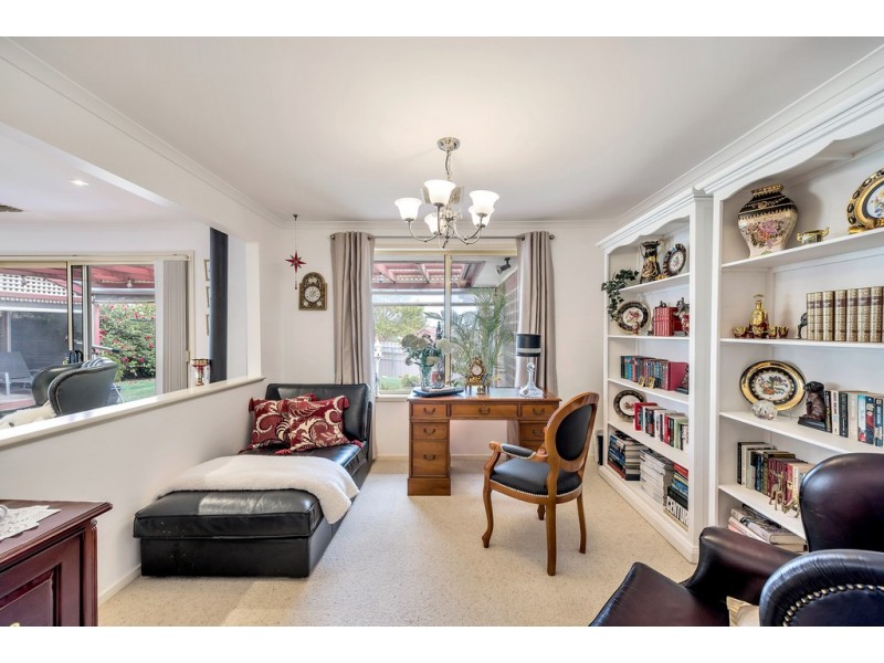 8 The Crescent, Seaford Rise SA 5169