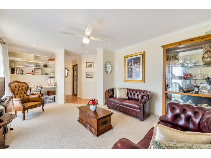 8 The Crescent, Seaford Rise SA 5169