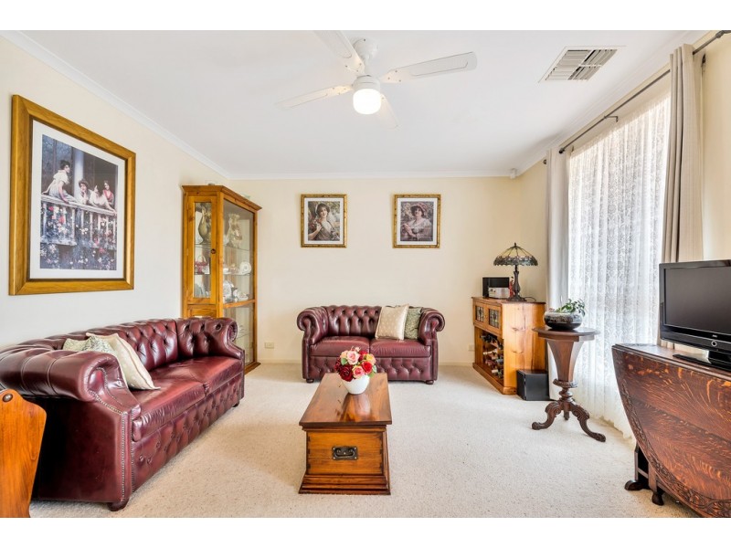 8 The Crescent, Seaford Rise SA 5169