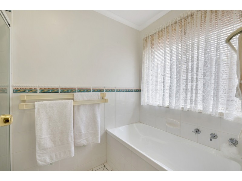 8 The Crescent, Seaford Rise SA 5169