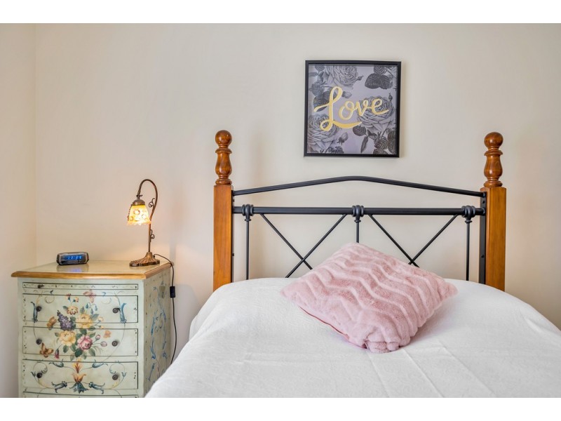 8 The Crescent, Seaford Rise SA 5169